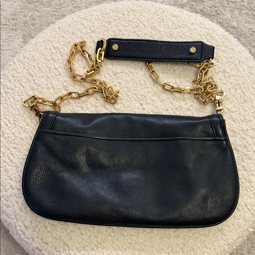 Tory Burch Black Leather Crossbody Bag with Gold Chain - Picture 3 of 9